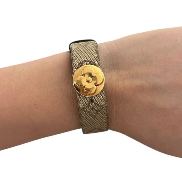 LOUIS VUITTON Monogram Mini Lin Wish Bracelet - Picture 10 of 14